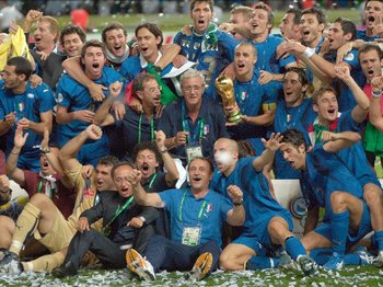 名将リッピ、カンナバーロにピルロ。イタリアW杯優勝の団結力を今こそ。＜Number Web＞ photograph by Getty Images