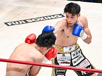 ボクシング興行再開の現状と課題。リング上は活況、経済的には……。＜Number Web＞ photograph by Hiroaki Yamaguchi