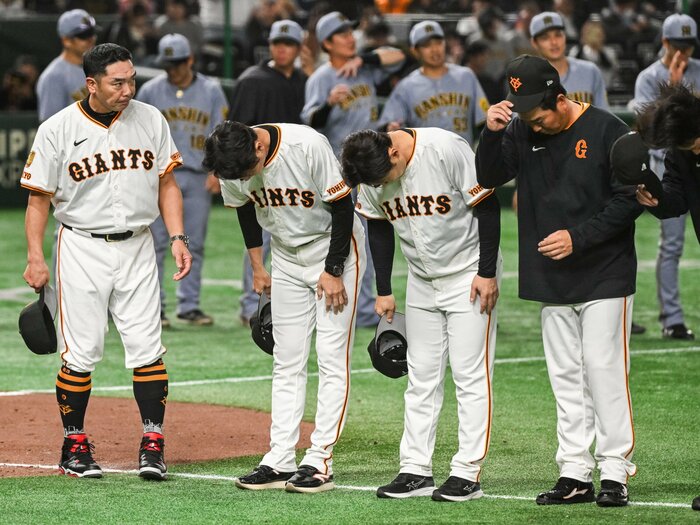 「首位阪神に10ゲーム差」巨人は、なぜここまで落ちてしまったのか？ 岡本和真の離脱で“4番不在”の影響「現実的には2位確保が目標か…」＜Number Web＞ photograph by Hideki Sugiyama