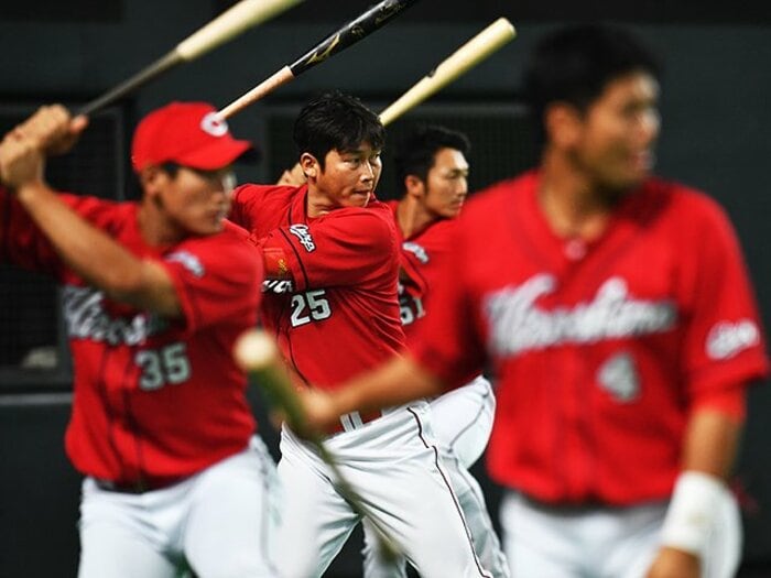 “仕掛けずバント”の広島は怖くない。崖っぷちの今こそ赤ヘル野球を貫け。＜Number Web＞ photograph by Hideki Sugiyama