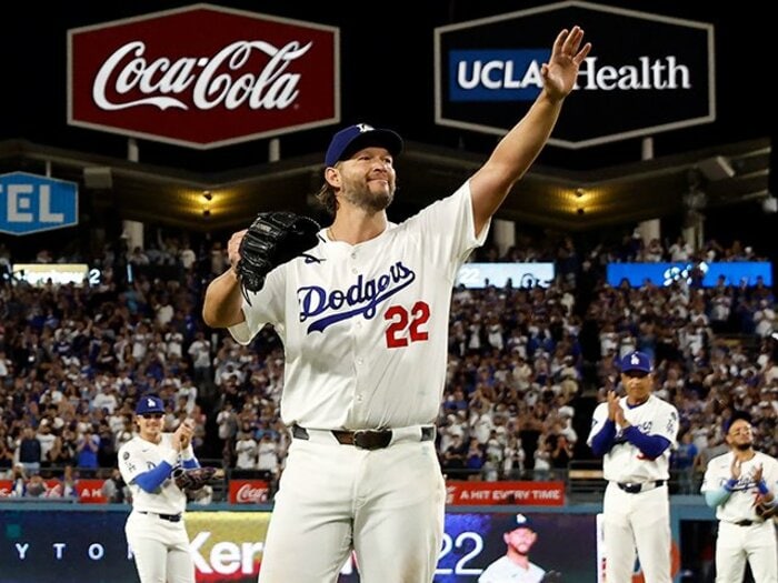 カーショウ37歳と師匠・黒田博樹引退イヤー“美学の一致”「vs大谷翔平は11打数0安打」「ドジャースひと筋で223勝」21世紀最強左腕の証明＜Number Web＞ photograph by Ronald Martinez/Getty Images