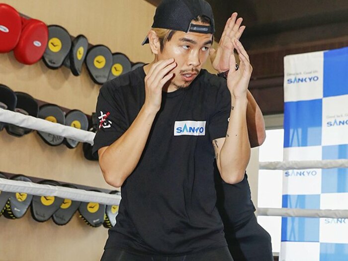 年末の格闘技はどこが勝つ？井岡のTBS、メイウェザーのフジ。＜Number Web＞ photograph by Kyodo News