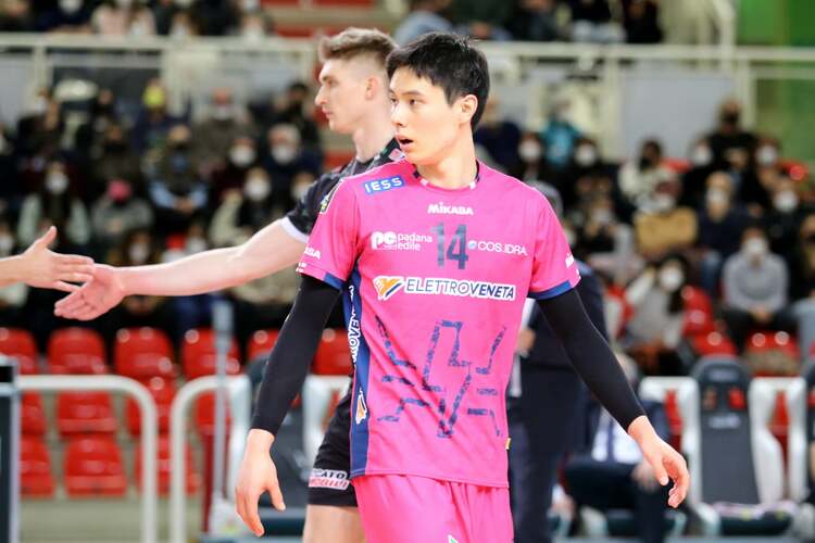 短期間で世界はこんなに変わるんや」石川祐希とのセリエA日本人