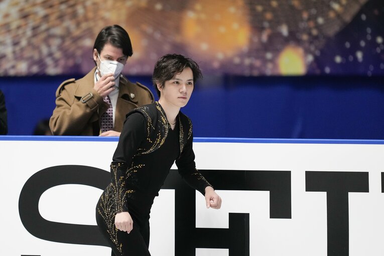 NHK杯フリーで演技を行う宇野昌磨