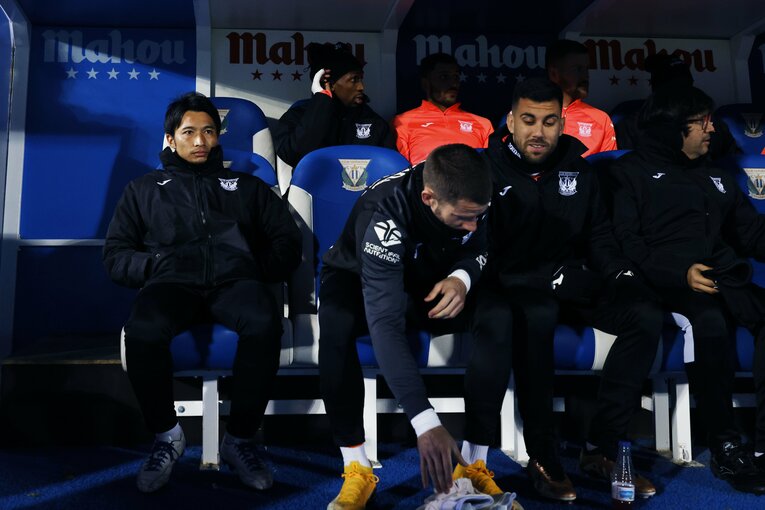 「W杯出番なし」からのリスタート…柴崎岳は今、スペイン2部でどうなっている？“思いを内に秘めたはず”30歳の今を撮った(10)