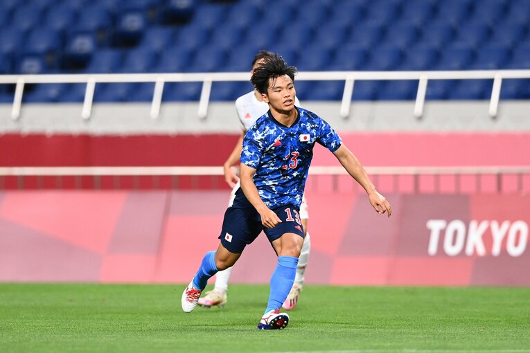 川崎で磨いた旗手の万能性は五輪代表でも光った　©JMPA