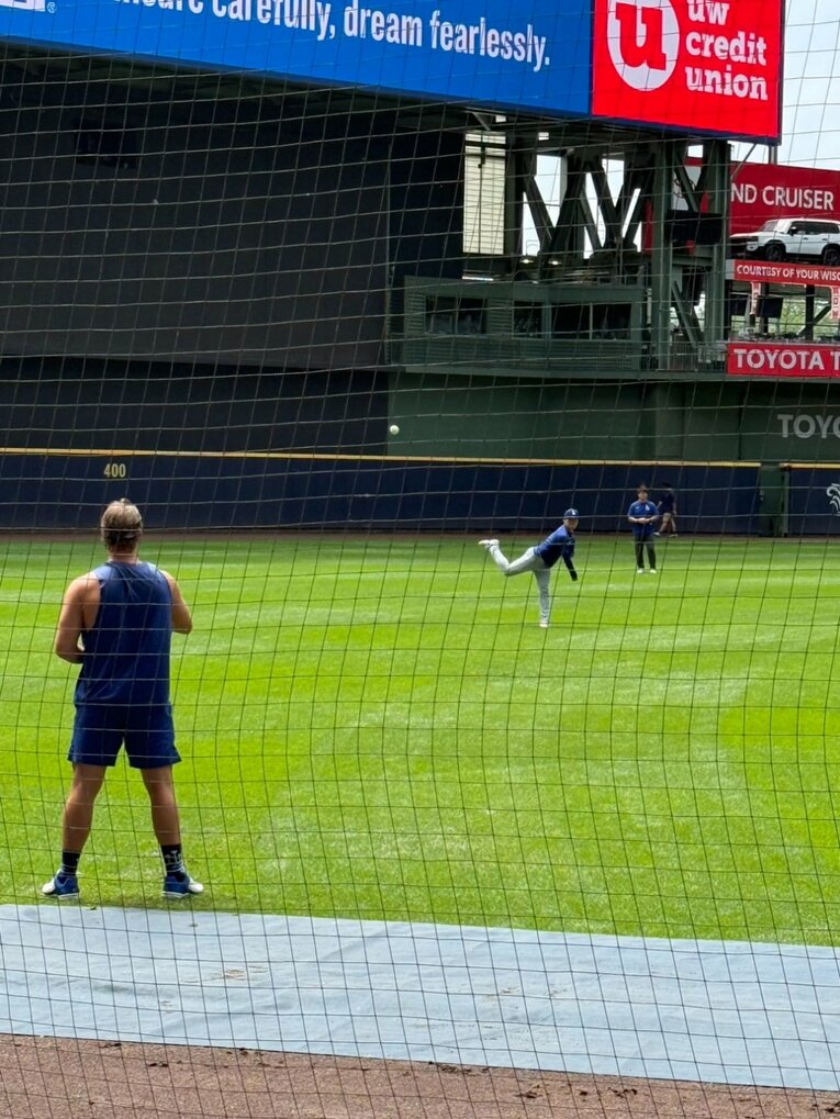 【番記者が撮った“テレビに映らない”大谷＆ドジャース写真】山本とキャッチボールするカーショーも　©Naoyuki Yanagihara