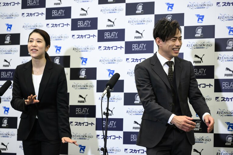 2人の笑顔が印象的だった会見　©Asami Enomoto