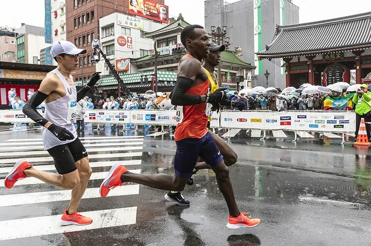 大迫傑も苦しんだ低温での東京マラソン。最終的にケニア、エチオピア勢の地力を見せつけられる格好となった。 ／ photograph by Kiichi Matsumoto