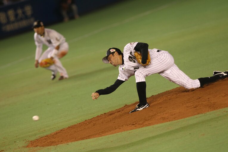 現役時代のロッテ・渡辺俊介氏（46歳、現日本製鉄かずさマジック監督）　©BUNGEISHUNJU