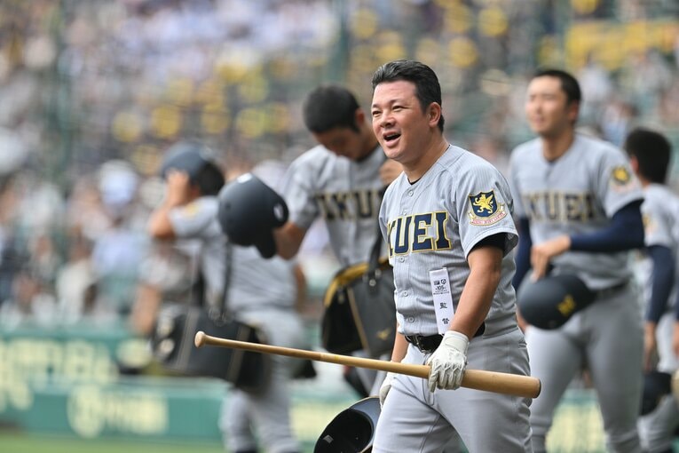 仙台育英を率いる須江航監督　©Hideki Sugiyama