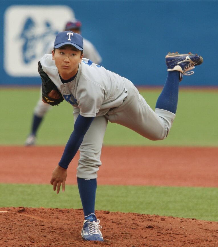 東京大学時代の宮台康平さん。六大学野球で活躍し脚光を浴びた　©JIJI PRESS