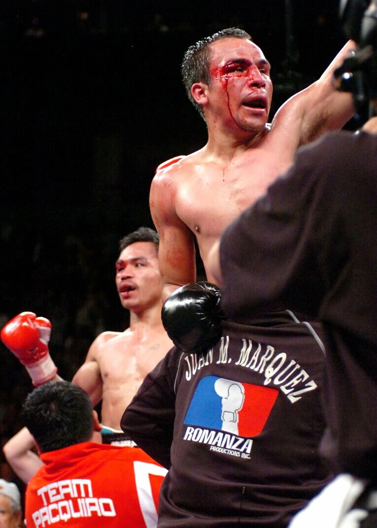 マルケスとの第2戦。互いに流血する激闘は判定2-1でパッキャオが勝利した