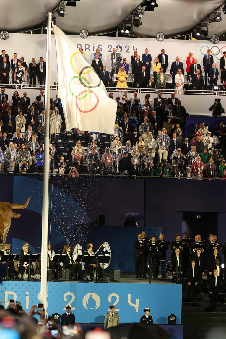 あー、旗が逆さまね、まあそうね…というくらいがフランスの民意？　©Tetsuya Higashikawa/JMPA