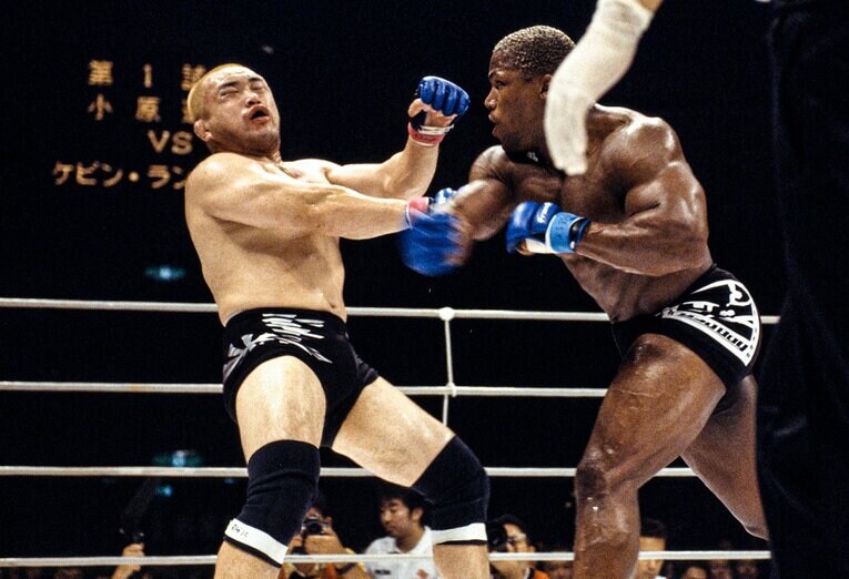 2002年9月、PRIDE初戦で小原道由に勝利したランデルマン　©Susumu Nagao