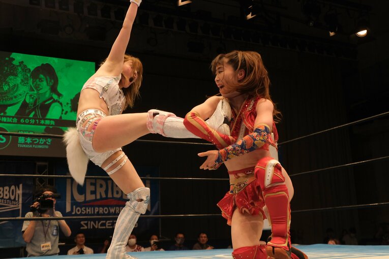 「燃え尽き症候群」から岩谷麻優が迎えた“キャリアで一番のピーク”…右ヒジ脱臼まで続いた藤本つかさとの“最高峰の女子プロレス”(30)