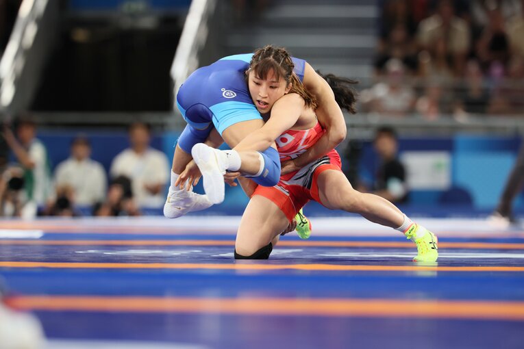 レスリング女子50kg級1回戦、須崎優衣vs.ビネシュ・フォガト　©Kaoru Watanabe/JMPA