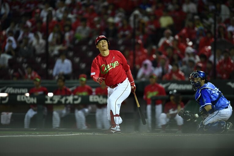 どんな瞬間も「絵になる男」広島カープ・新井貴浩監督の現役時代　©︎Hideki Sugiyama