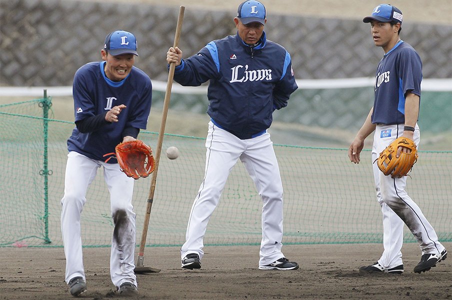 源田が人を育て、山川が技術を誇示。西武キャンプは呆れるほどの充実度。<Number Web> photograph by Kyodo News