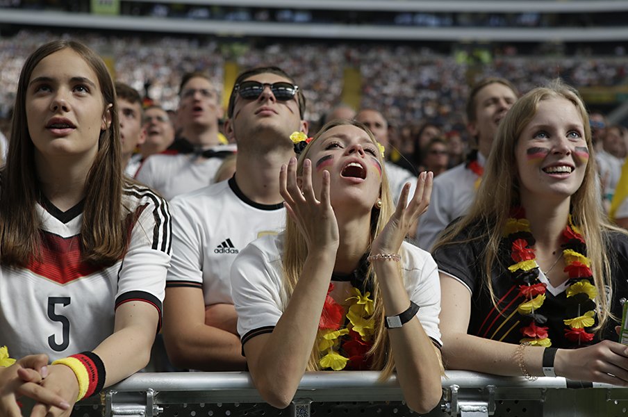 子どもを 追い込まない 環境を ドイツサッカー界で進む育成改革 ブンデスリーガ Number Web ナンバー