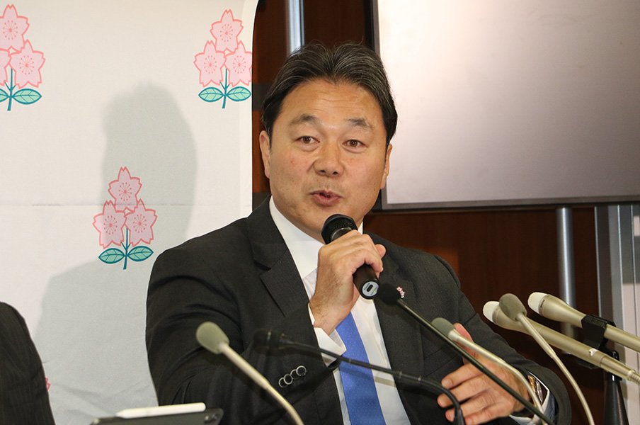 「嵐が過ぎ去るのを待とう」様変わりしたプロリーグ構想。~ラグビー界が選んだ現実路線~<Number Web> photograph by Nobuhiko Otomo
