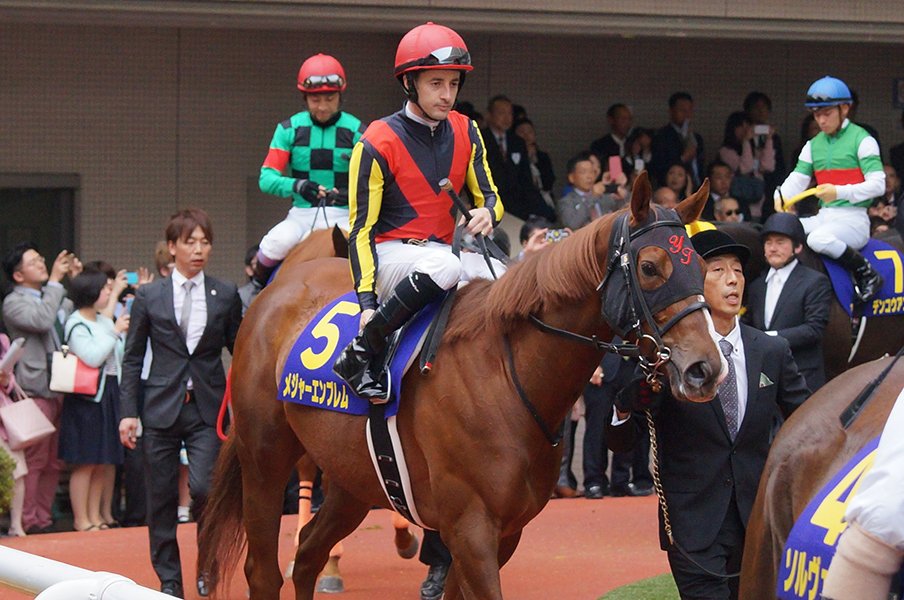 鞍上ルメールで狙うは3歳マイル王。レシステンシアはあの馬に似ている。<Number Web> photograph by Satoshi Hiramatsu