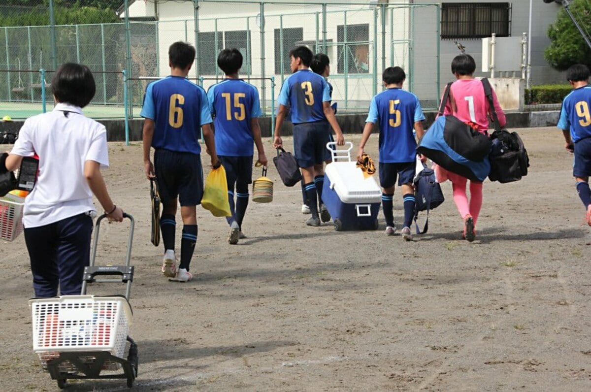 静岡の高校サッカー 奇跡の8人勝利 は美談なのか なぜ1年生部員がゼロなの 高校サッカー Number Web ナンバー