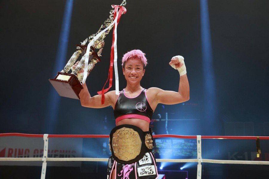 勝利したKANAは「K-1最高!」。武尊の決め台詞で喜びを表現した ©K-1