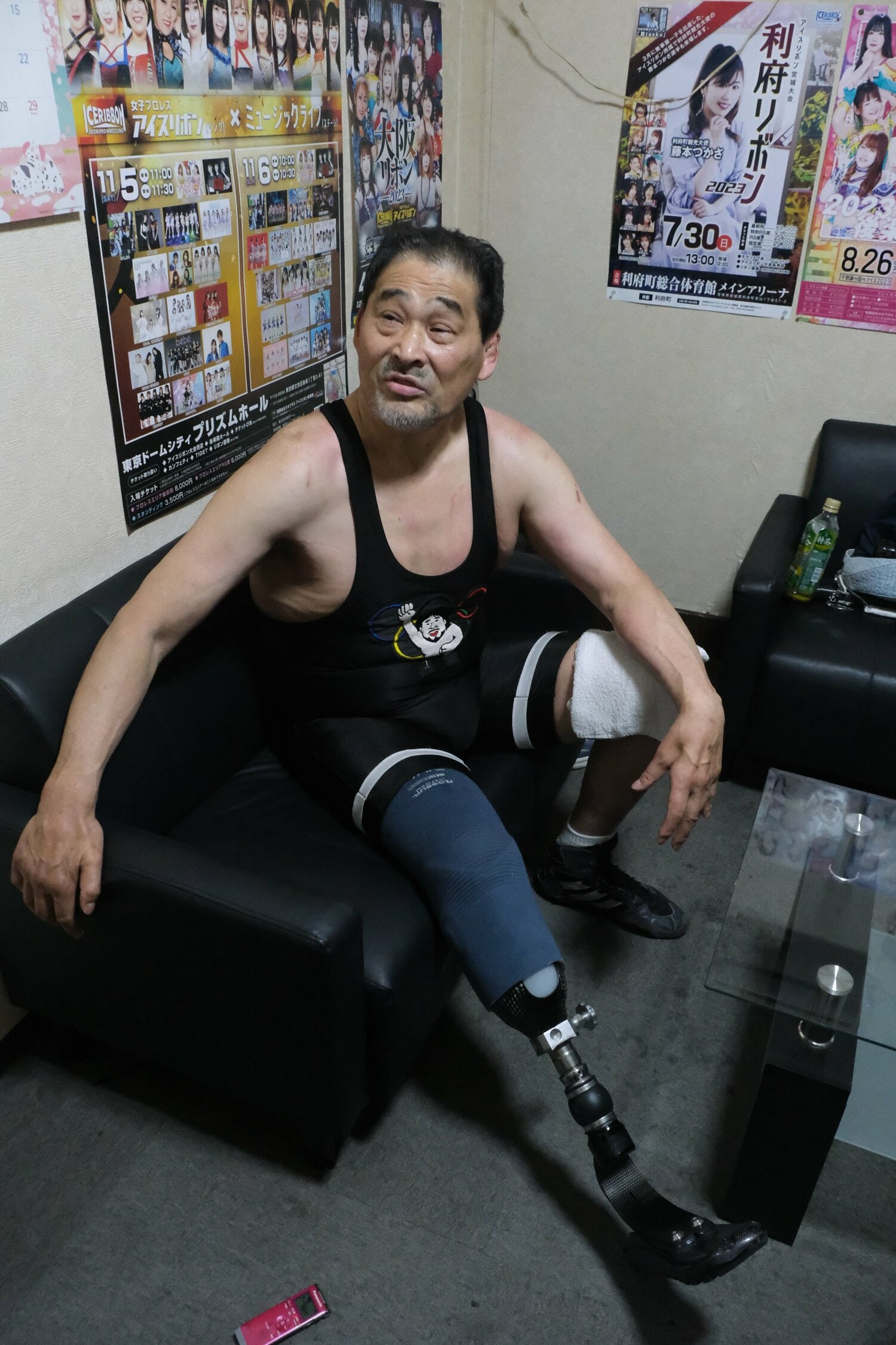 バックステージでインタビューに答える試合後の谷津　©Norihiro Hashimoto