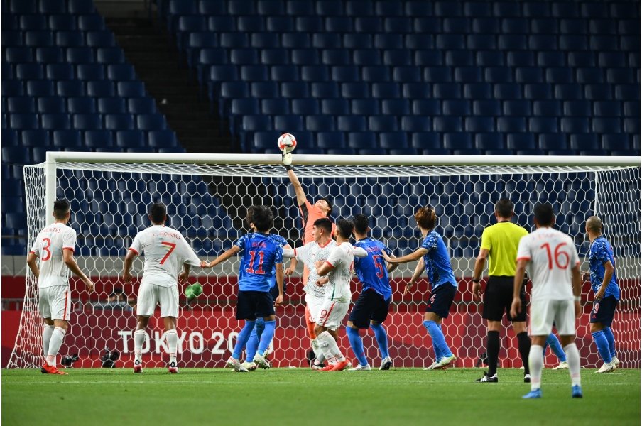 日本に勝点3をもたらした谷のビッグセーブ©Takuya Kaneko/JMPA