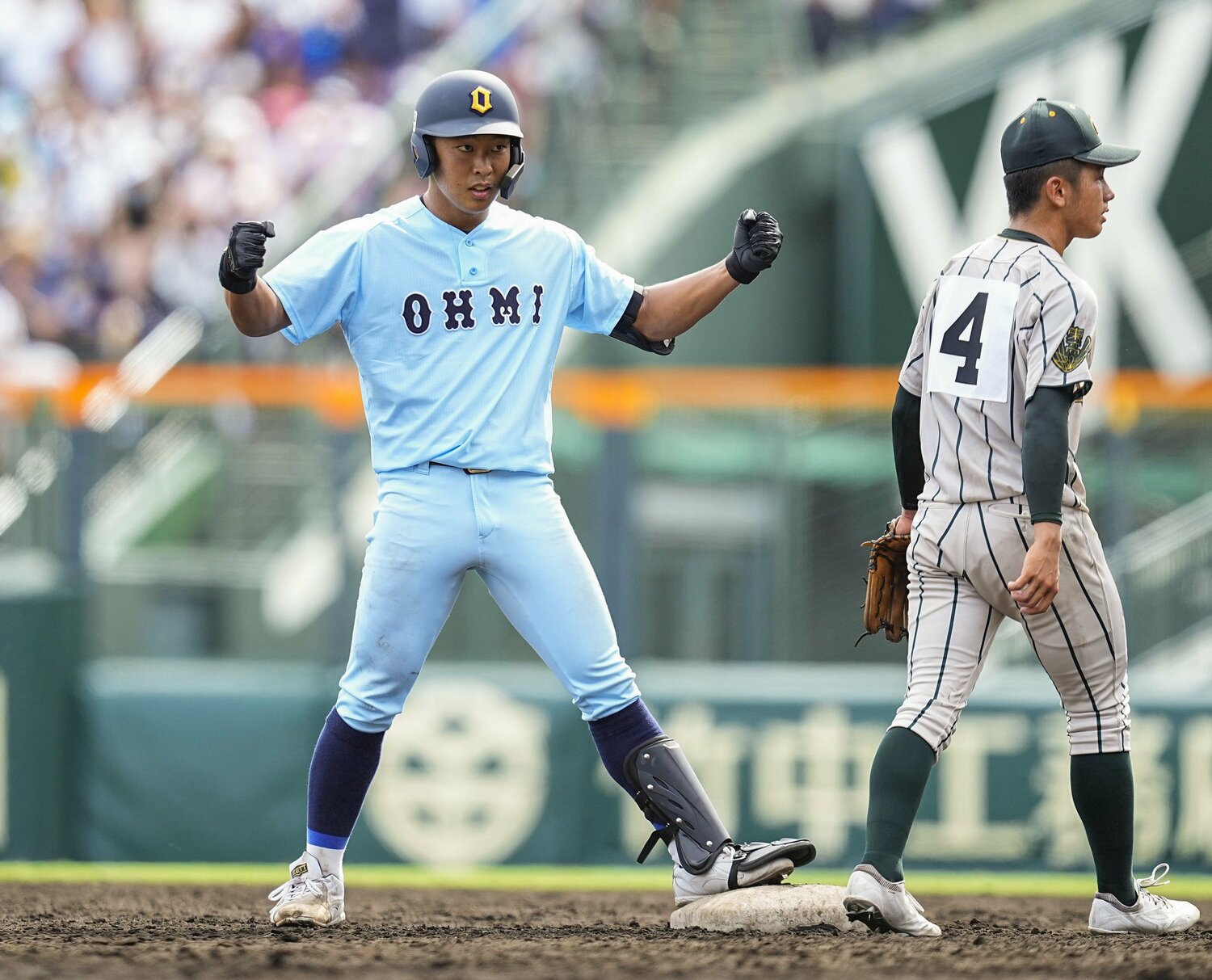 2回戦の3回裏、適時二塁打を放ち、ガッツポーズする山田 ©KYODO