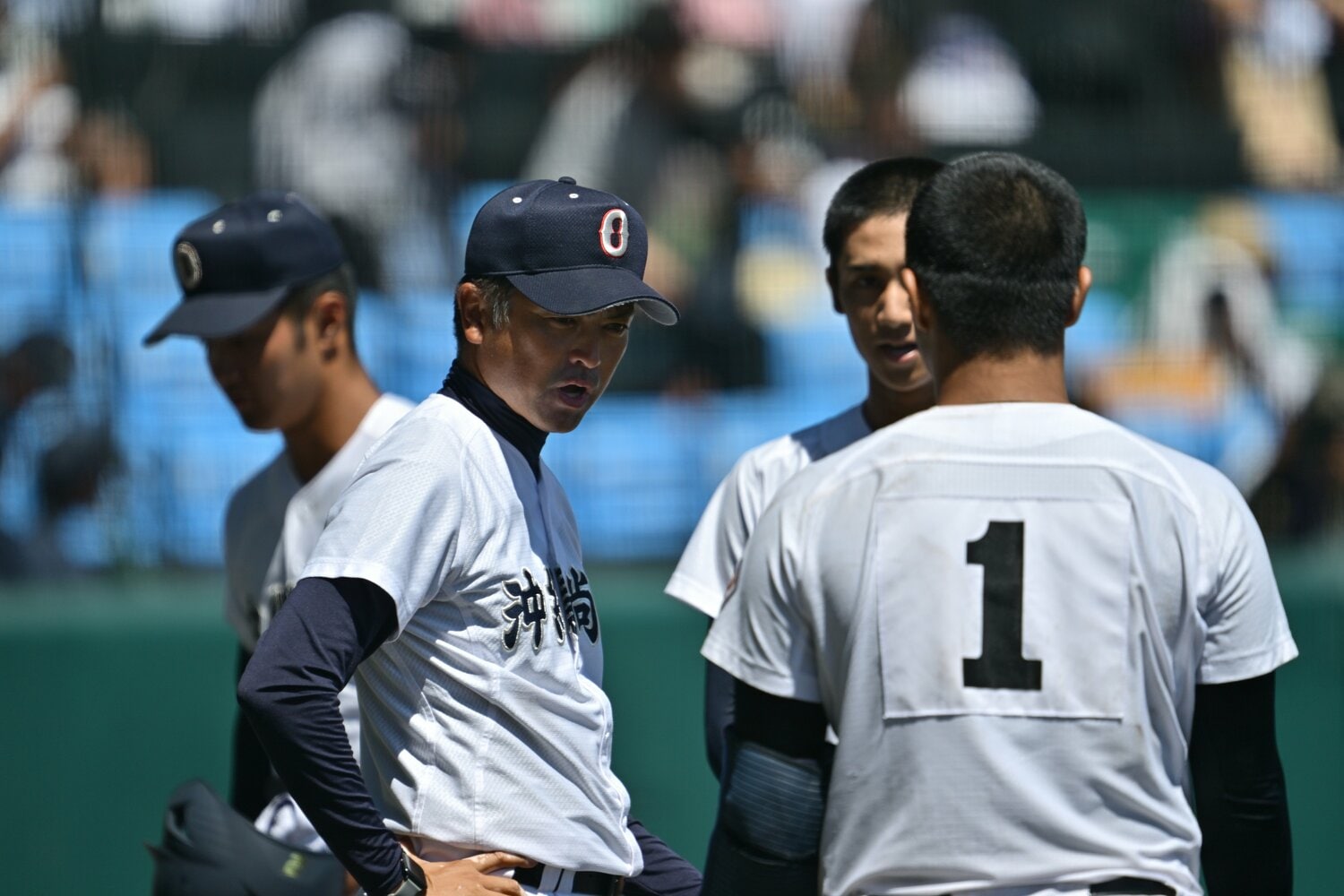 沖縄尚学を優勝に導いた比嘉監督　©Hideki Sugiyama