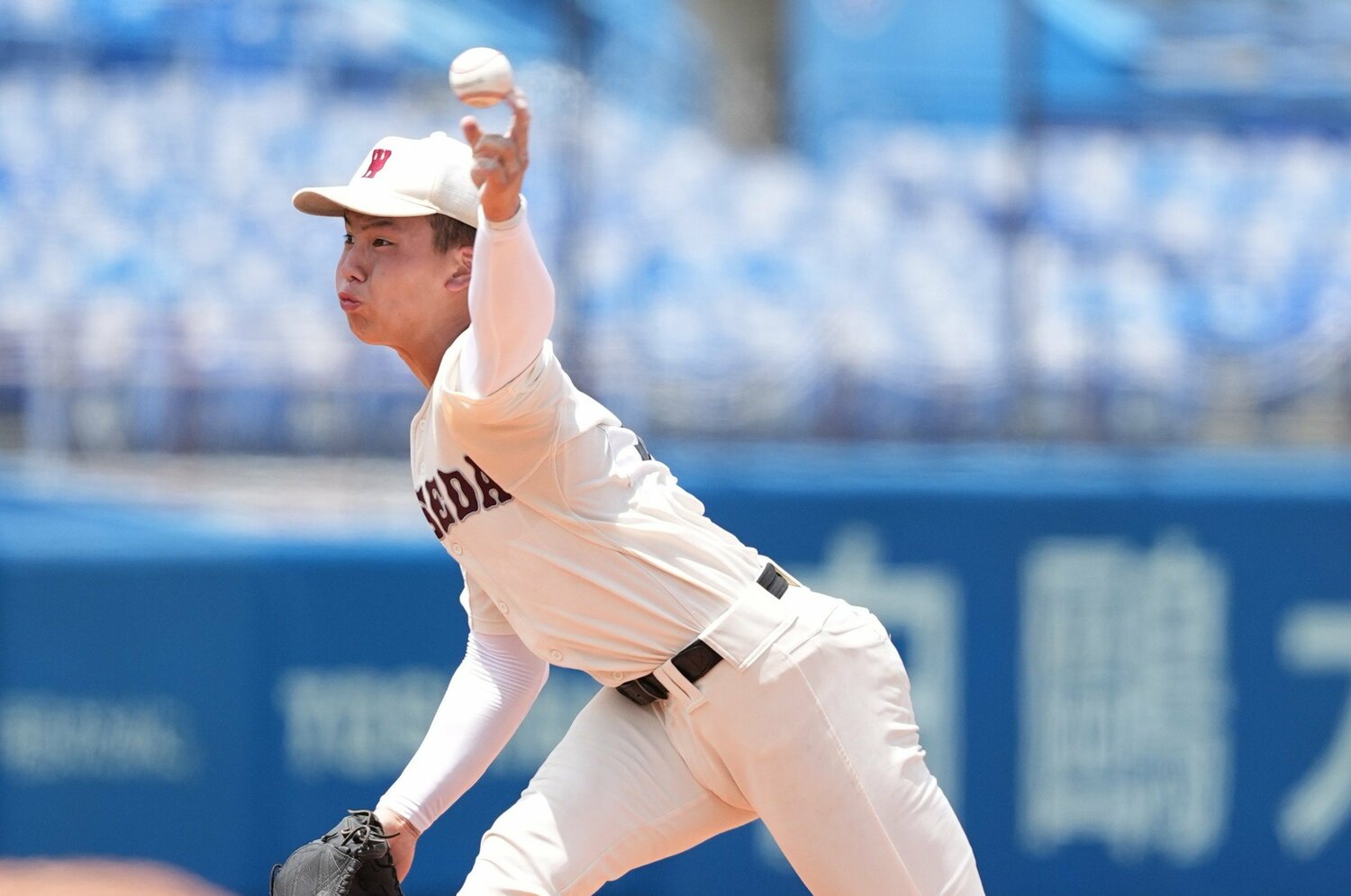 早実9年ぶり甲子園の陰に「ダルビッシュや千賀とも交流」米独立リーグ出身“ナゾの外部コーチ”の存在が…「木製バットのスラッガー」にも注目＜Number Web＞ photograph by Asahi Shimbun