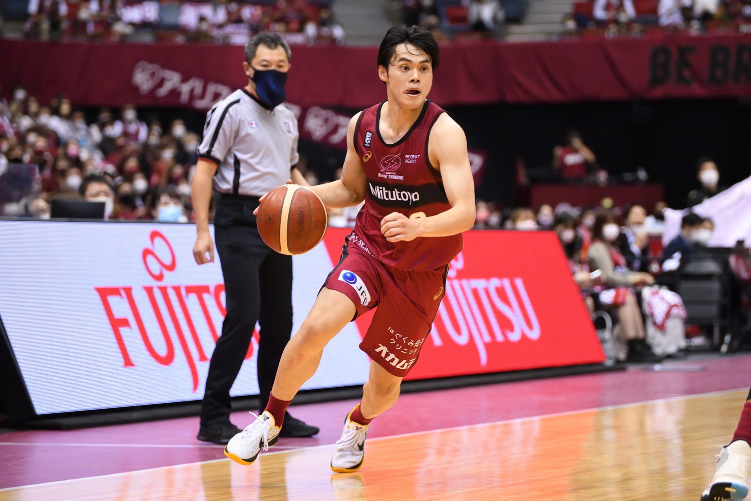 拓殖大学から東芝ブレイブサンダース神奈川（当時）入りして、今季で7年目の藤井。30歳を迎える今季はベテランとしての役割も求められる