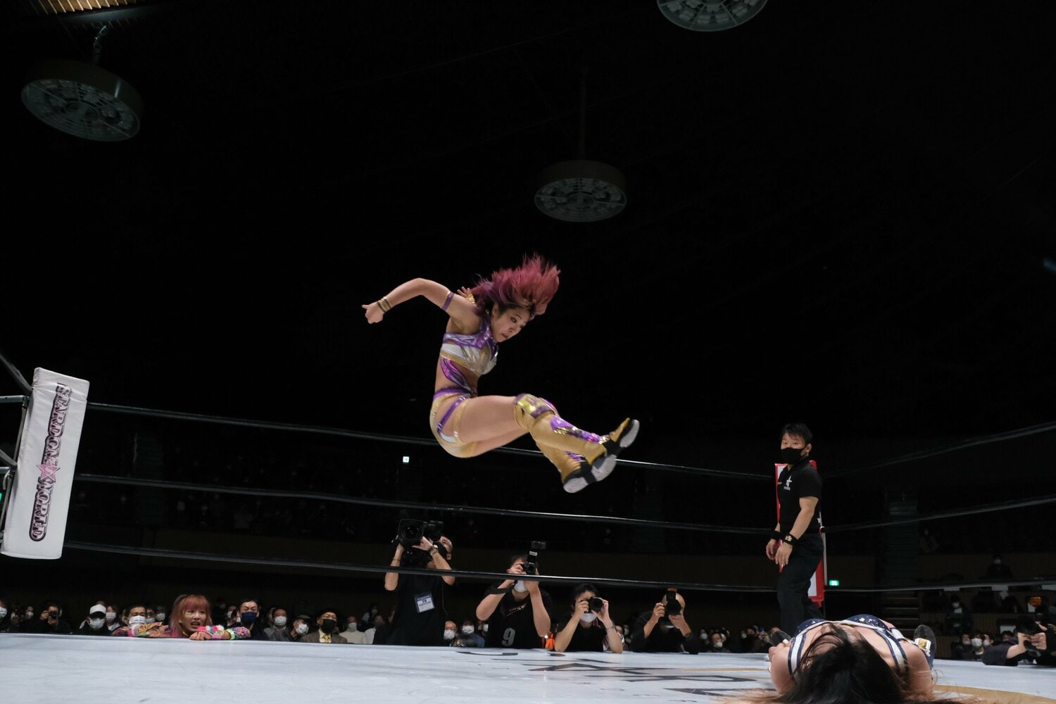 長い射程でも的確に仕留める、AZM得意のフィニッシュ技だ