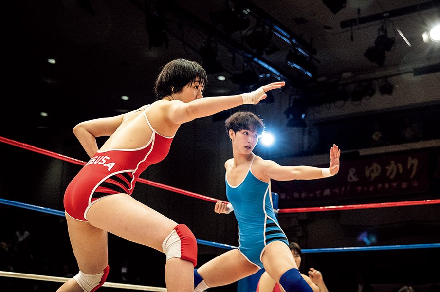 ［必殺技誕生の裏側］女子プロレスを変えた男　空手家・山崎照朝＜Number Web＞ photograph by Netflix