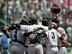 実は左投手は、左打者が苦手？高校野球の“セオリー”は正しいか。