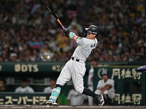 阪神・佐藤輝明が「プロ5年目で初めてLINEにすぐレスしてきた」大学恩師が驚いた“好調の自己分析”とは…「フォームの理解が深まった」!?