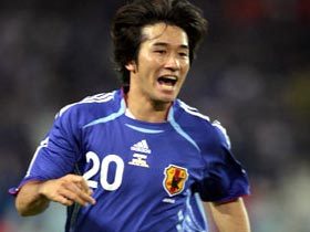 サッカー日本代表　DVD7枚＋特集誌＋Tシャツ　ジーコジャパン Amazon.co.jp: 日本代表 Go for 2006 ! 初回限定コンプリートBOX