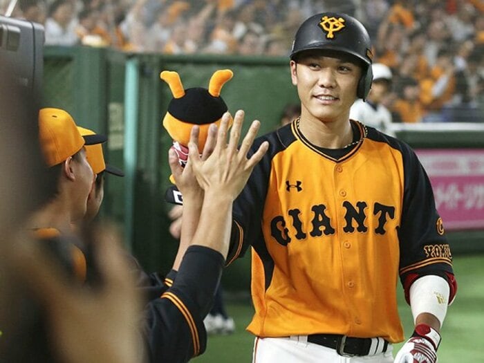 坂本勇人とジーターに4つの共通点。プレーはもちろんリーダー性も進化。＜Number Web＞ photograph by Kyodo News