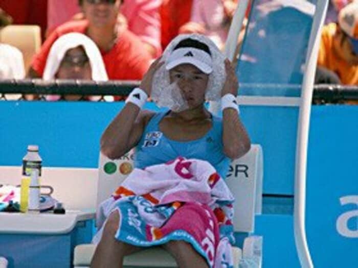 陰の主役は太陽？　猛暑と戦う全豪オープン。＜Number Web＞ photograph by Hiromasa Mano