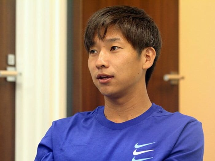 奥川雅也が語る飛躍の時と南野拓実。「ほんま“THE海外選手”というか」<Number Web> photograph by Atsushi Iio