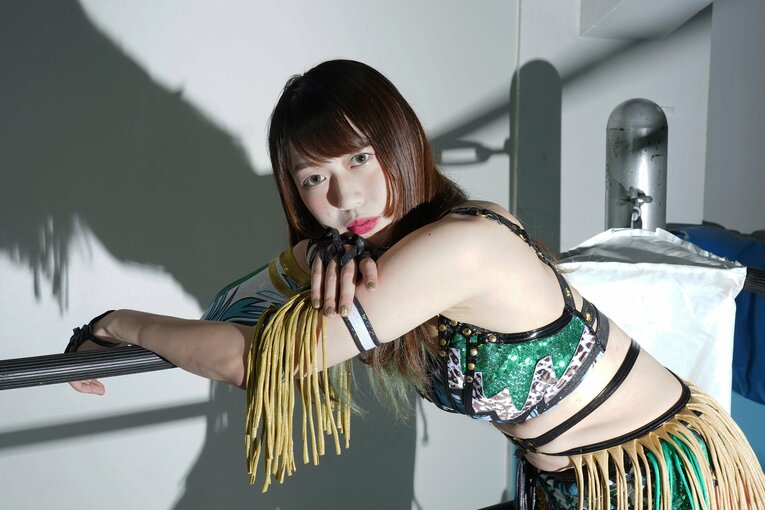 「アイドルを目指して、自己否定が止まらなくなった」 絶叫するシンデレラ、上谷沙弥はプロレスのセンターに立つ(3)