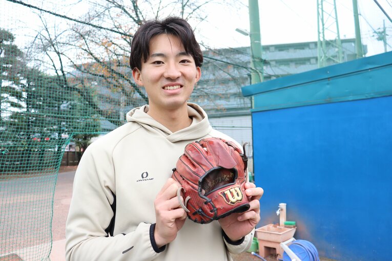 荘司のグローブ　　©Genki Taguchi