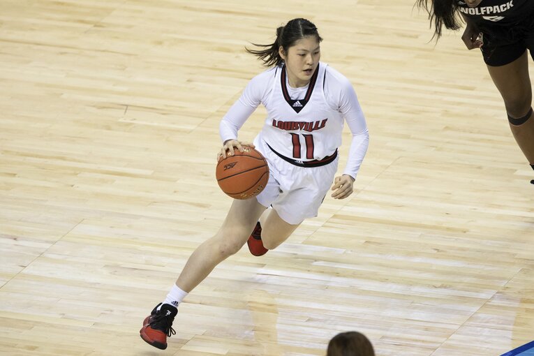 ACCトーナメント準決勝のシラキュース大戦は11分間のプレータイムで10得点（FG成功率80％、3P成功率66.7％）と活躍　©AP/AFLO