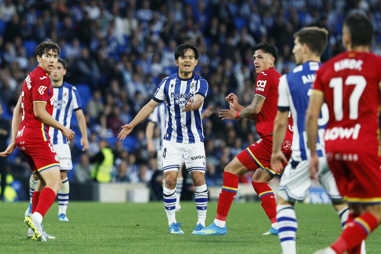 「珍しい…」久保建英がイラ立ったのは“反則覚悟の包囲網”ではなく…初タイトルから4日後「失望のMOM」“タケの自負”をカメラマンは感じた(7)