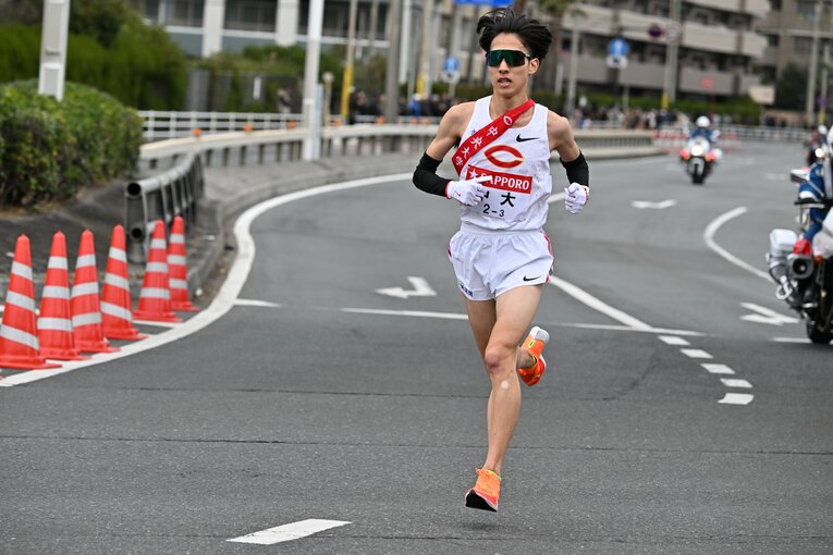 今年は苦戦した中野。昨年は区間賞で先頭を走り続けた　©Naoya Sanuki