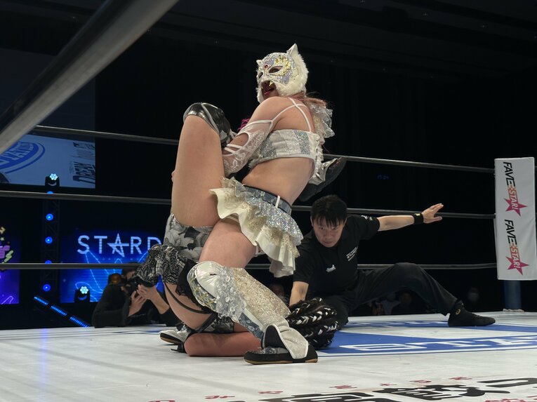 スターライト・キッドvs吏南　©Norihiro Hashimoto