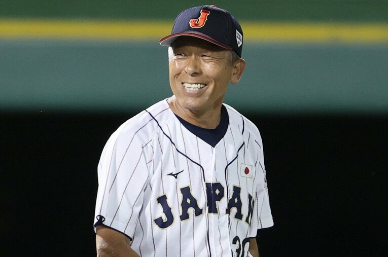 野球のU-18日本代表監督を務める小倉全由。もとは日大三を率いた名伯楽だが、古巣からは選手ゼロ。果たしてその理由は？ ／ photograph by JIJI PRESS