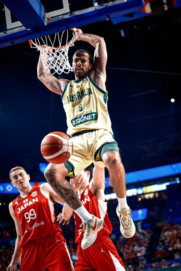 オーストラリア代表はメンバー12人中9人がNBA選手の強豪。写真のクックスはウィザーズ所属　©FIBA